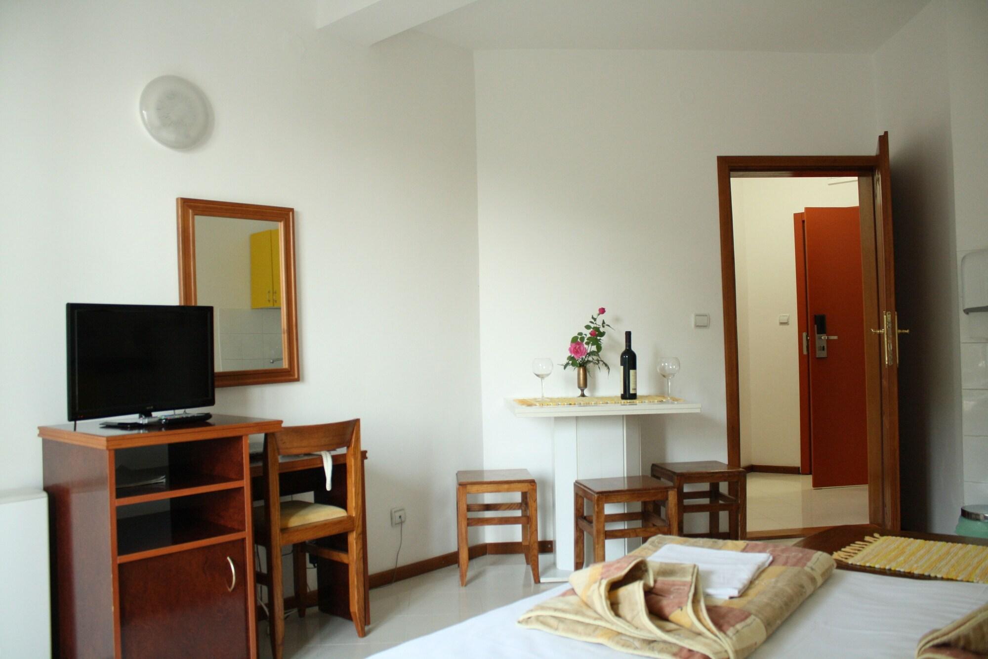 Hotel Danica Petrovac na moru Exterior foto