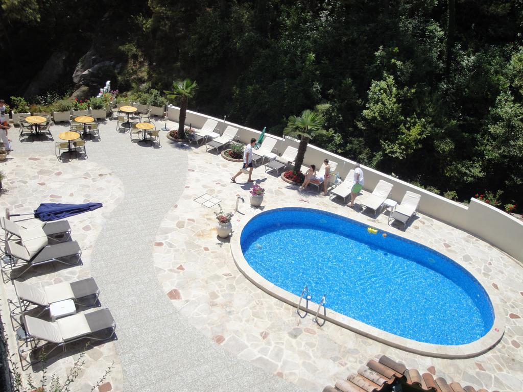 Hotel Danica Petrovac na moru Exterior foto