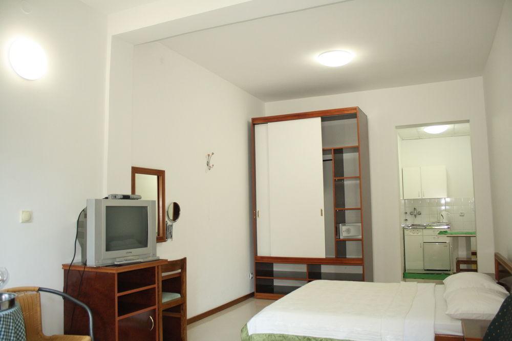 Hotel Danica Petrovac na moru Exterior foto