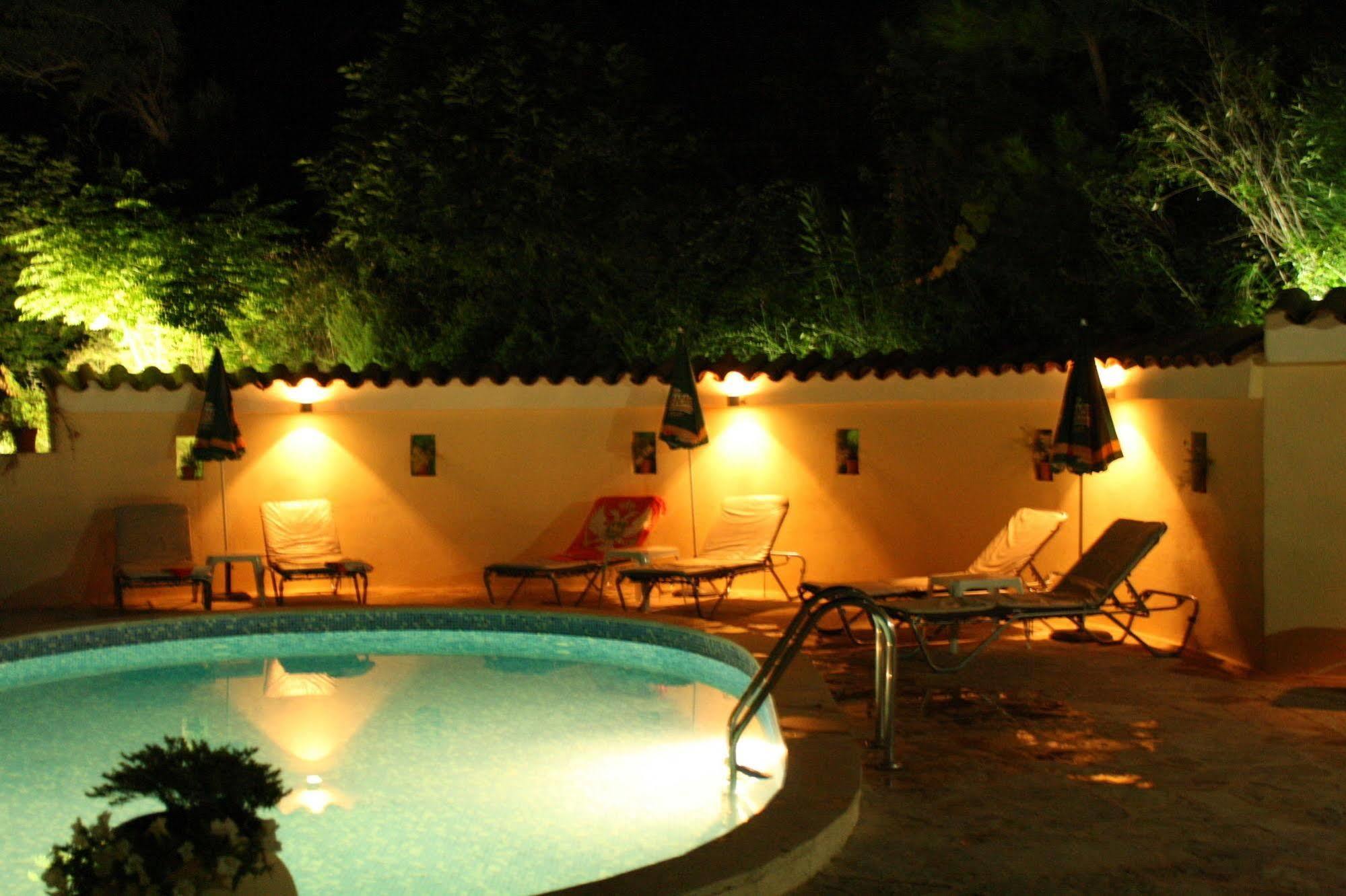 Hotel Danica Petrovac na moru Exterior foto